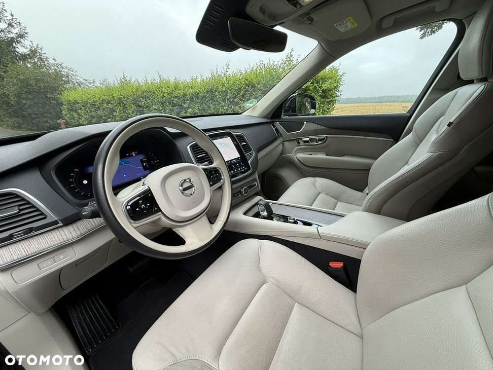 Volvo XC 90 T8 AWD Plug-In Hybrid Core 7os - 33