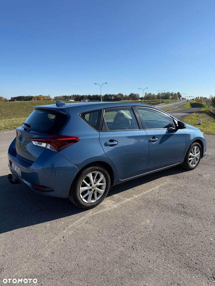 Toyota Auris 2017 photo 4