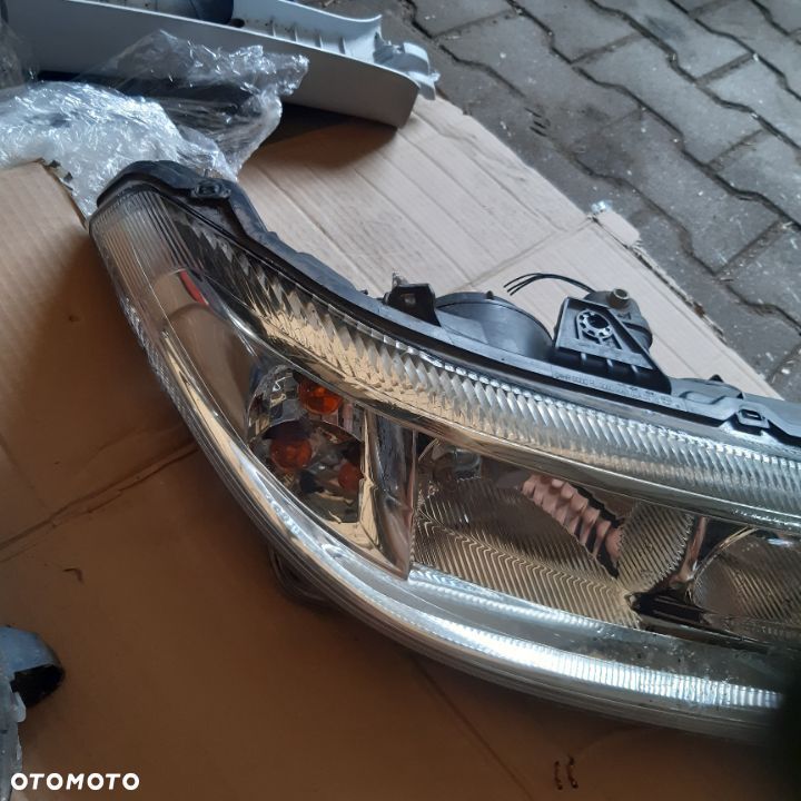 LAMPA PRZEDNIA LEWA LUB PRAWA LAGUNA II - 2
