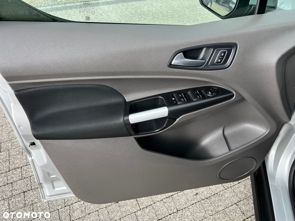 Ford Tourneo Connect Grand - 22