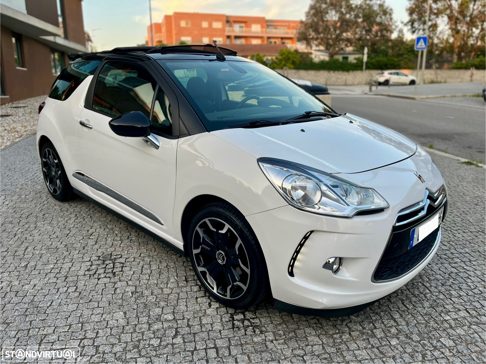 Citroën DS3 Cabrio 1.2 VTi So Chic - 10