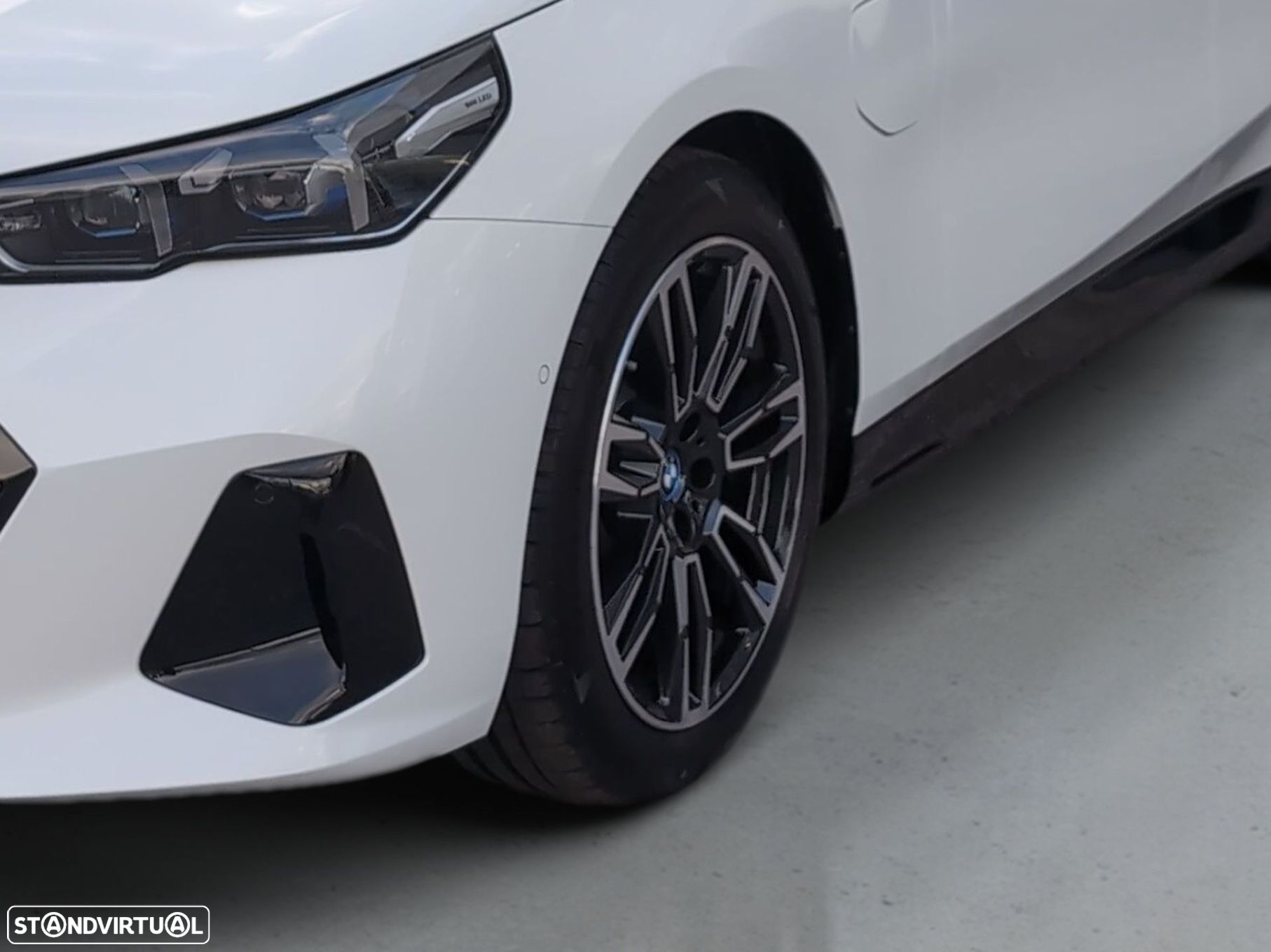 BMW 530 e Pack Desportivo M - 4