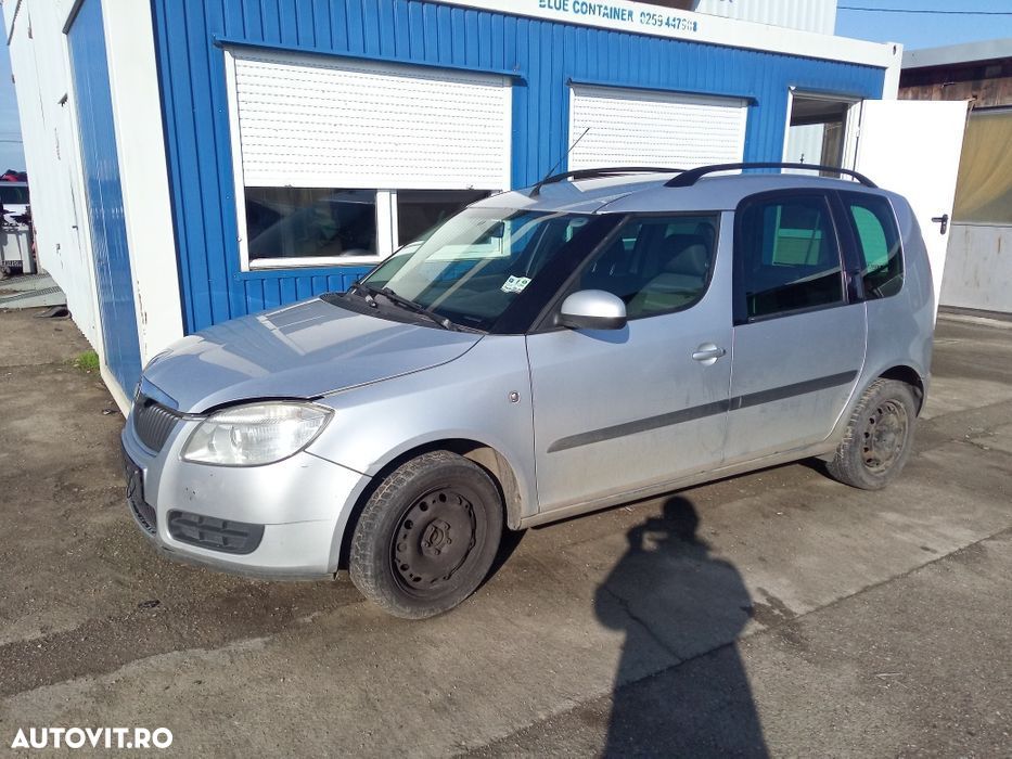 Dezmembrez Skoda Roomster - 5