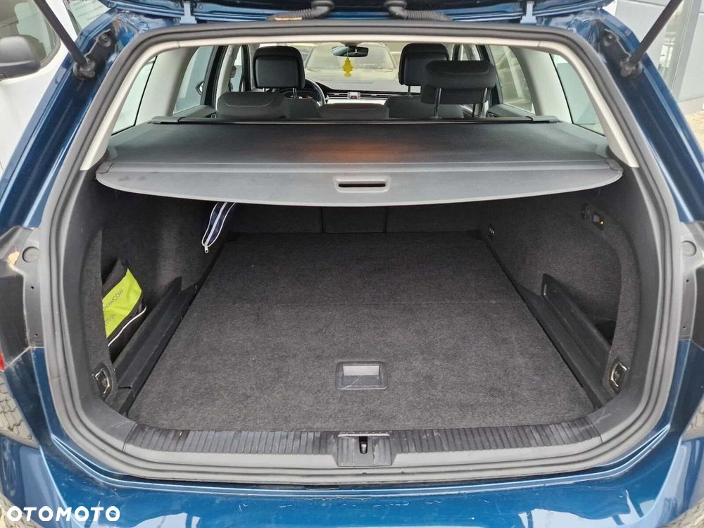 Volkswagen Passat Variant - 12
