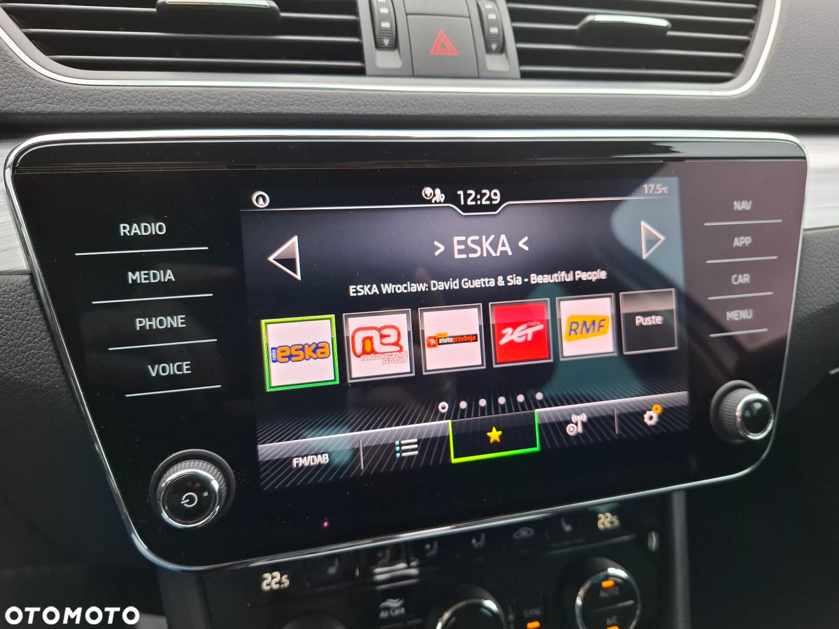 Skoda Superb Combi 2.0 TDI DSG Ambition - 22