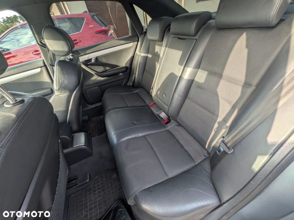 Audi A4 Limousine 2.0T FSI Quattro - 12