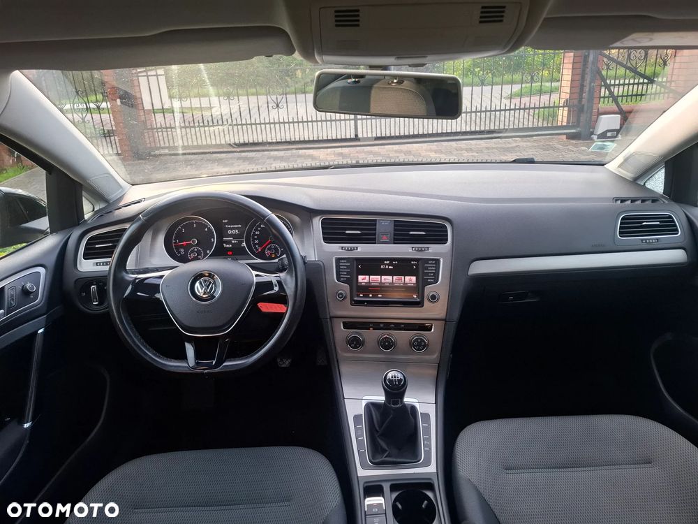Volkswagen Golf - 18