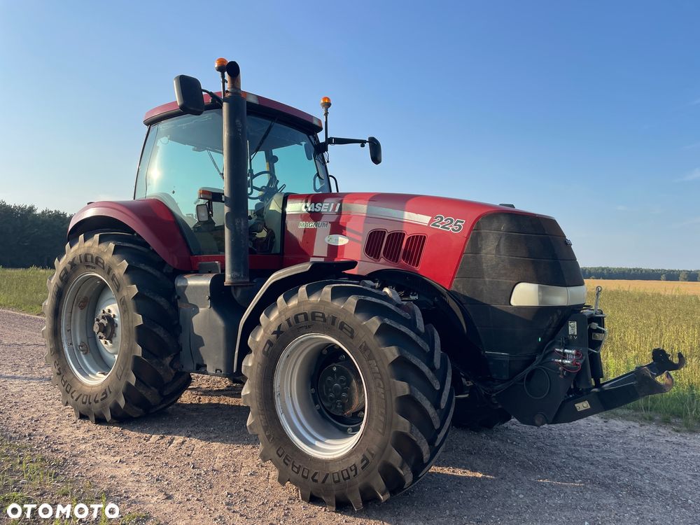 Case IH Magnum 225 - 9