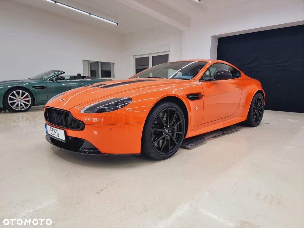 Aston Martin V12 Vantage - 3