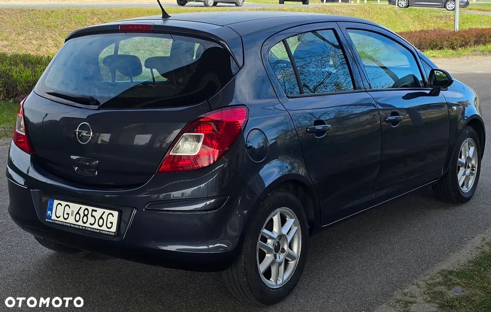 Opel Corsa 1.4 16V Selection 110 Jahre - 4