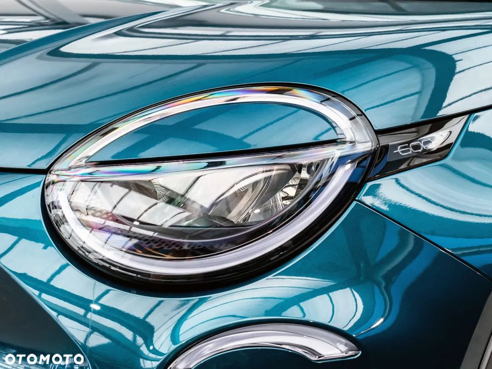 Fiat 600 ver-1-2-turbo-hybrid-la-prima-edct - 11