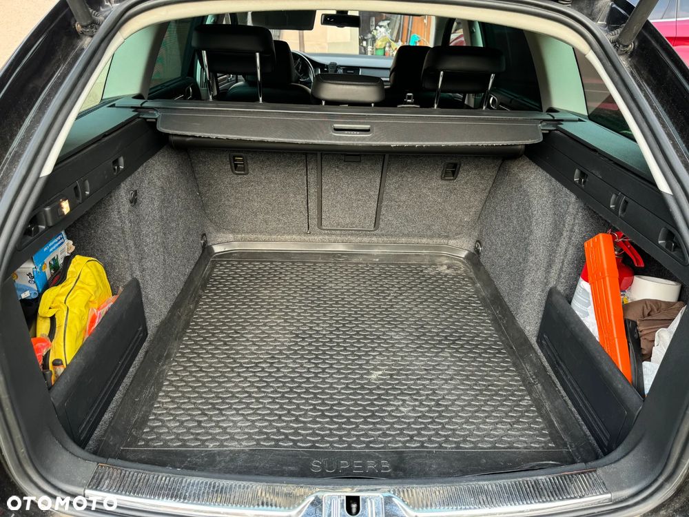 Skoda Superb 2.0 TDI Elegance DSG - 14