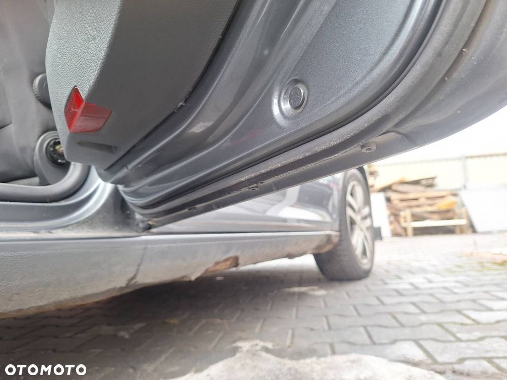 DRZWI KOMPLETNE PRAWY TYŁ VOLKSWAGEN JETTA V LD7X - 8