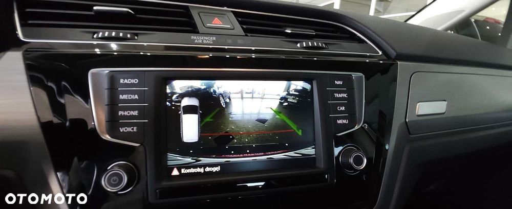 Volkswagen Touran - 9