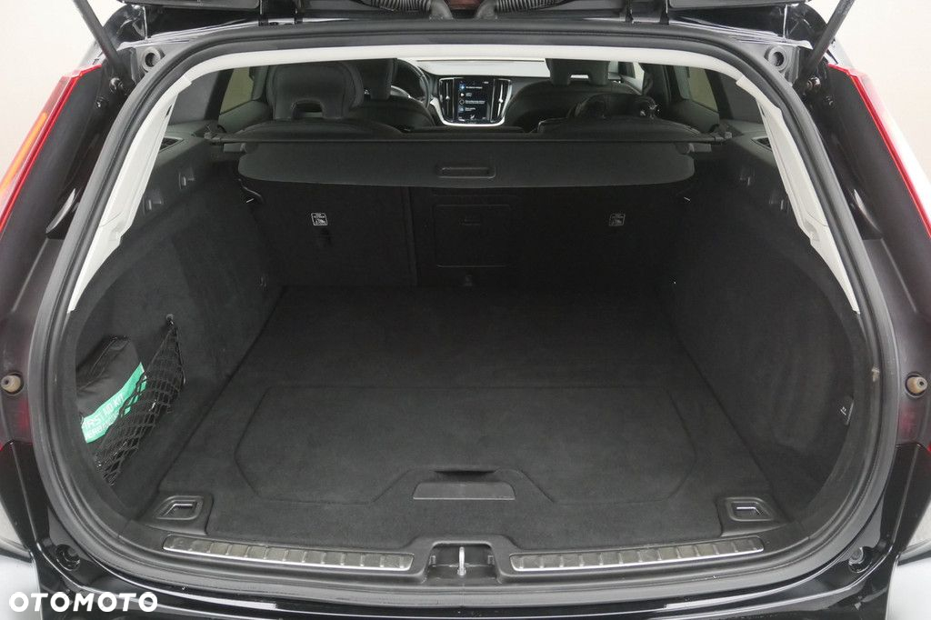Volvo V60 Cross Country - 16