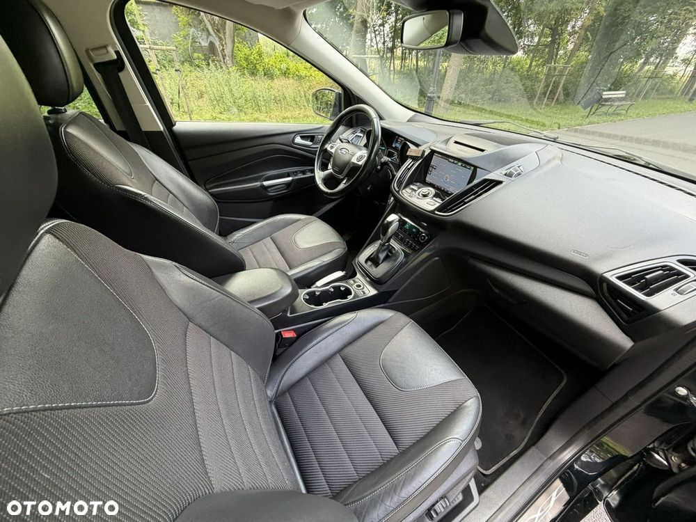 Ford Kuga - 33