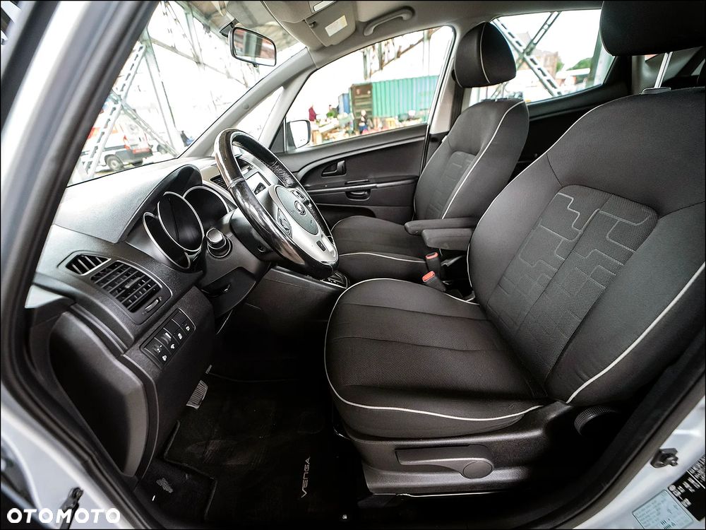 Kia Venga - 33