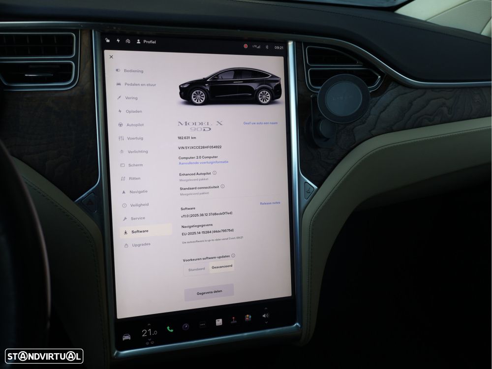 Tesla Model X 90D - 27
