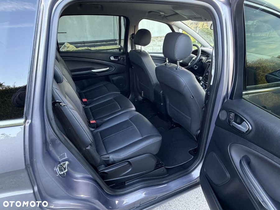 Ford S-Max - 28