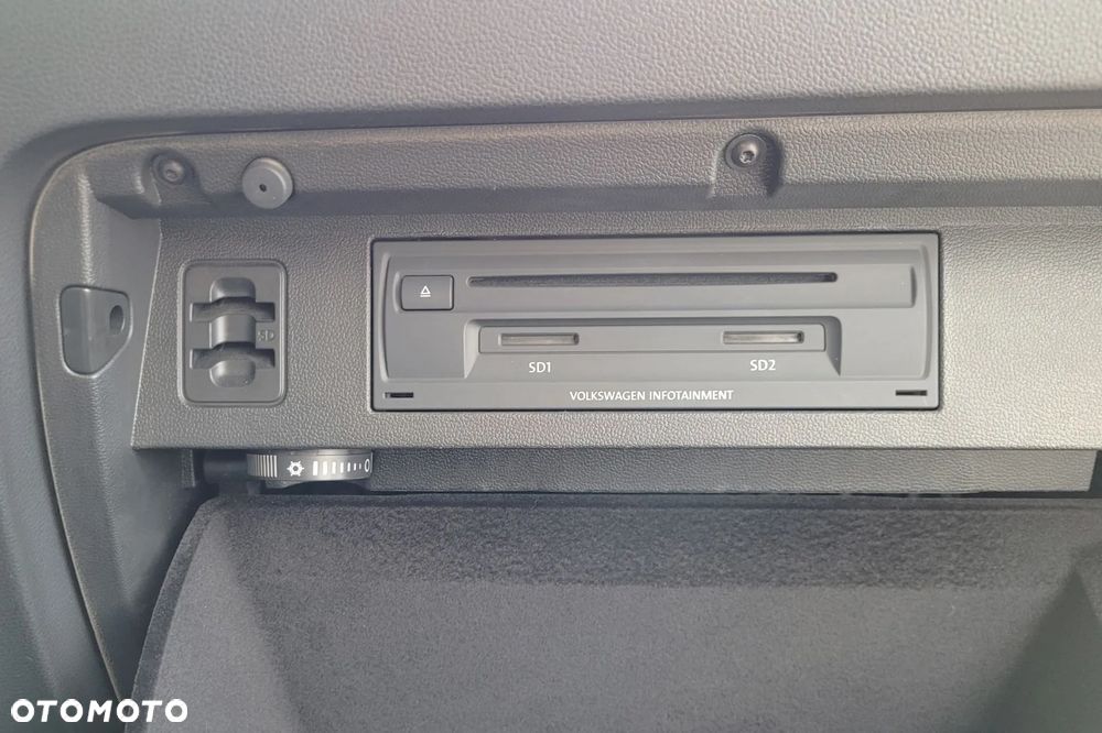 Volkswagen Passat - 31