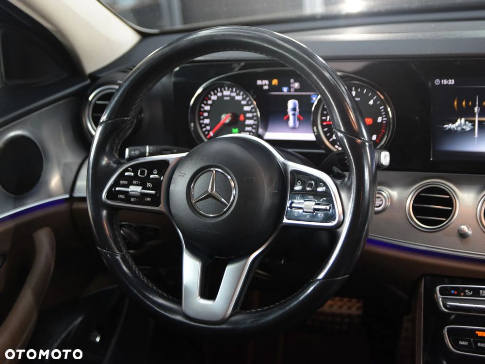 Mercedes-Benz Klasa E 220 d 9G-TRONIC - 21