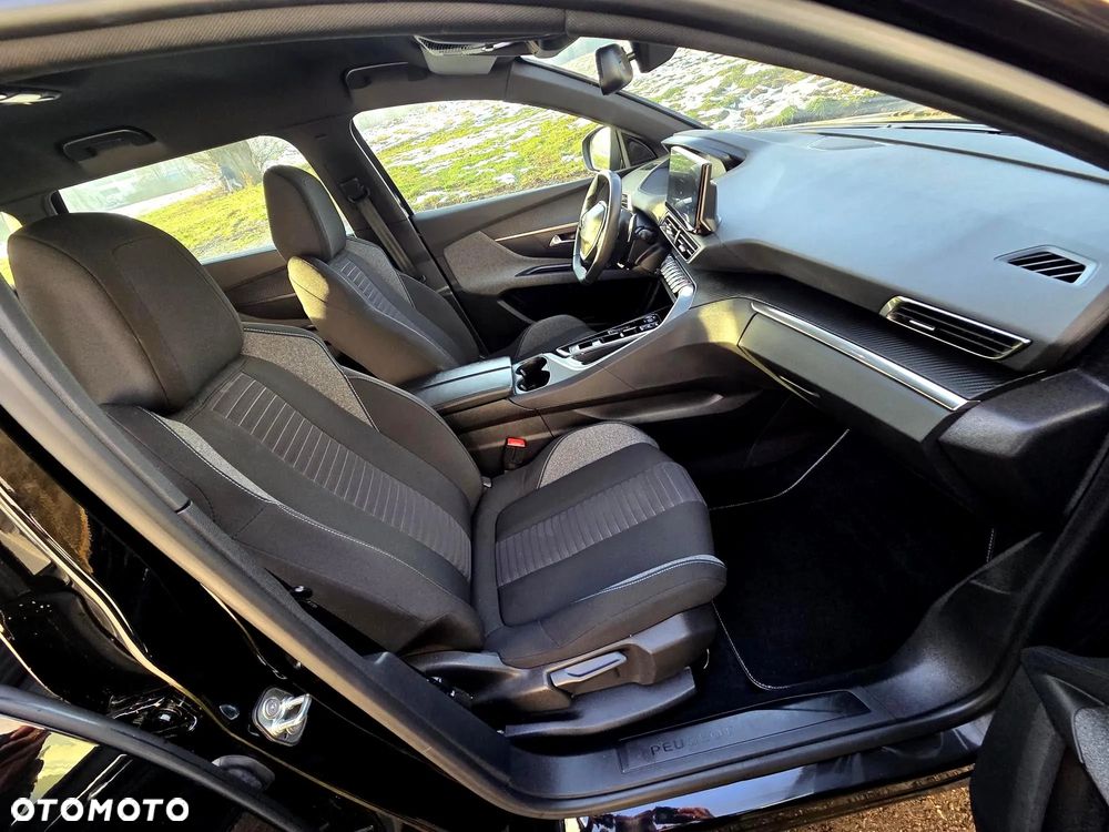 Peugeot 5008 1.2 PureTech Road Trip S&S EAT8 - 26