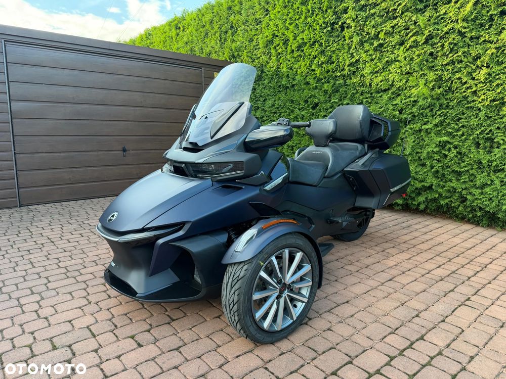Can-Am Spyder - 1