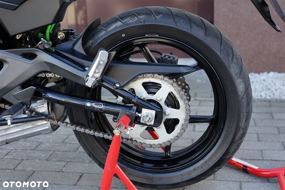 Kawasaki ER - 24