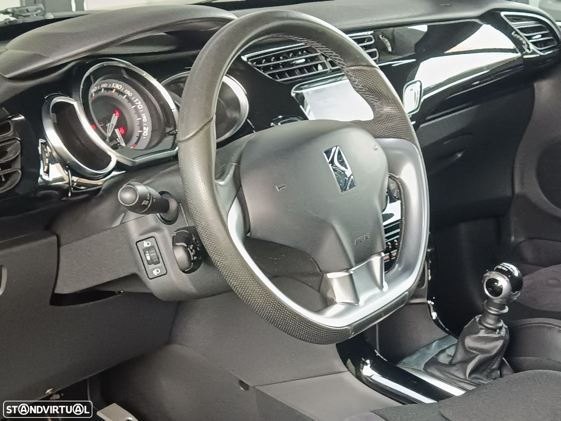 Citroën DS3 1.6 BlueHDi Sport Chic - 23