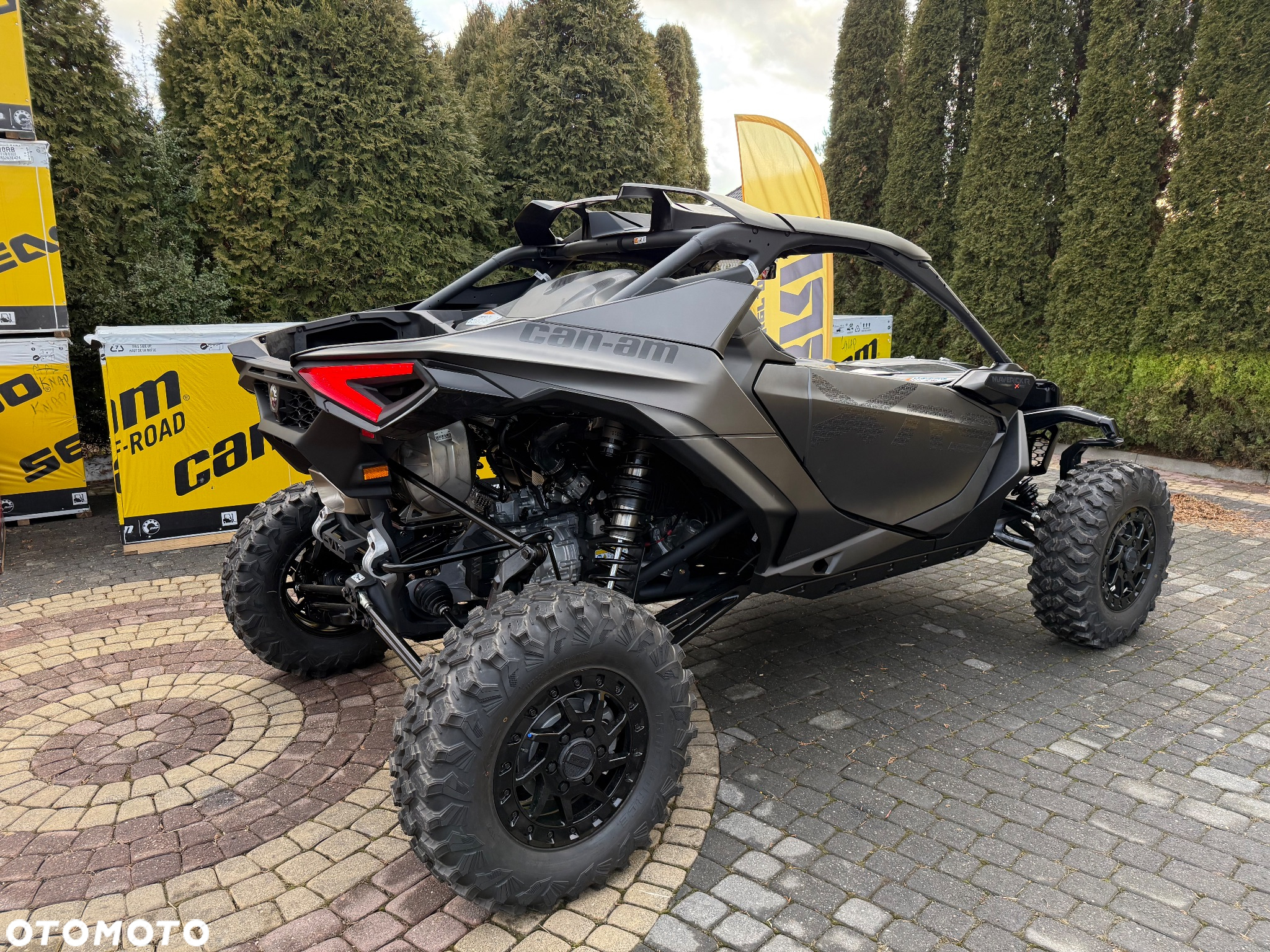 Can-Am Maverick - 6