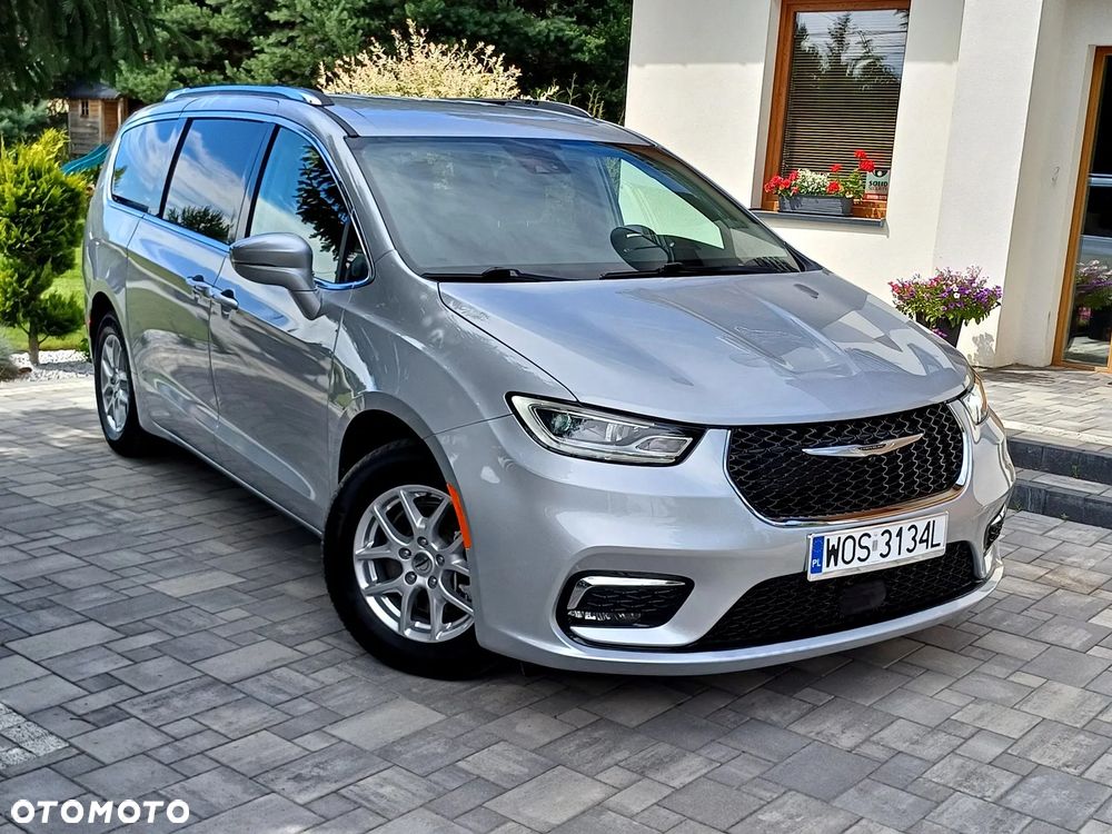 Chrysler Pacifica - 24
