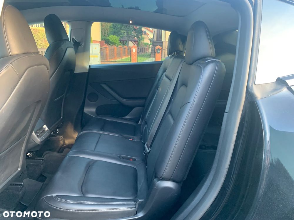 Tesla Model Y Long Range Dual Motor AWD - 23