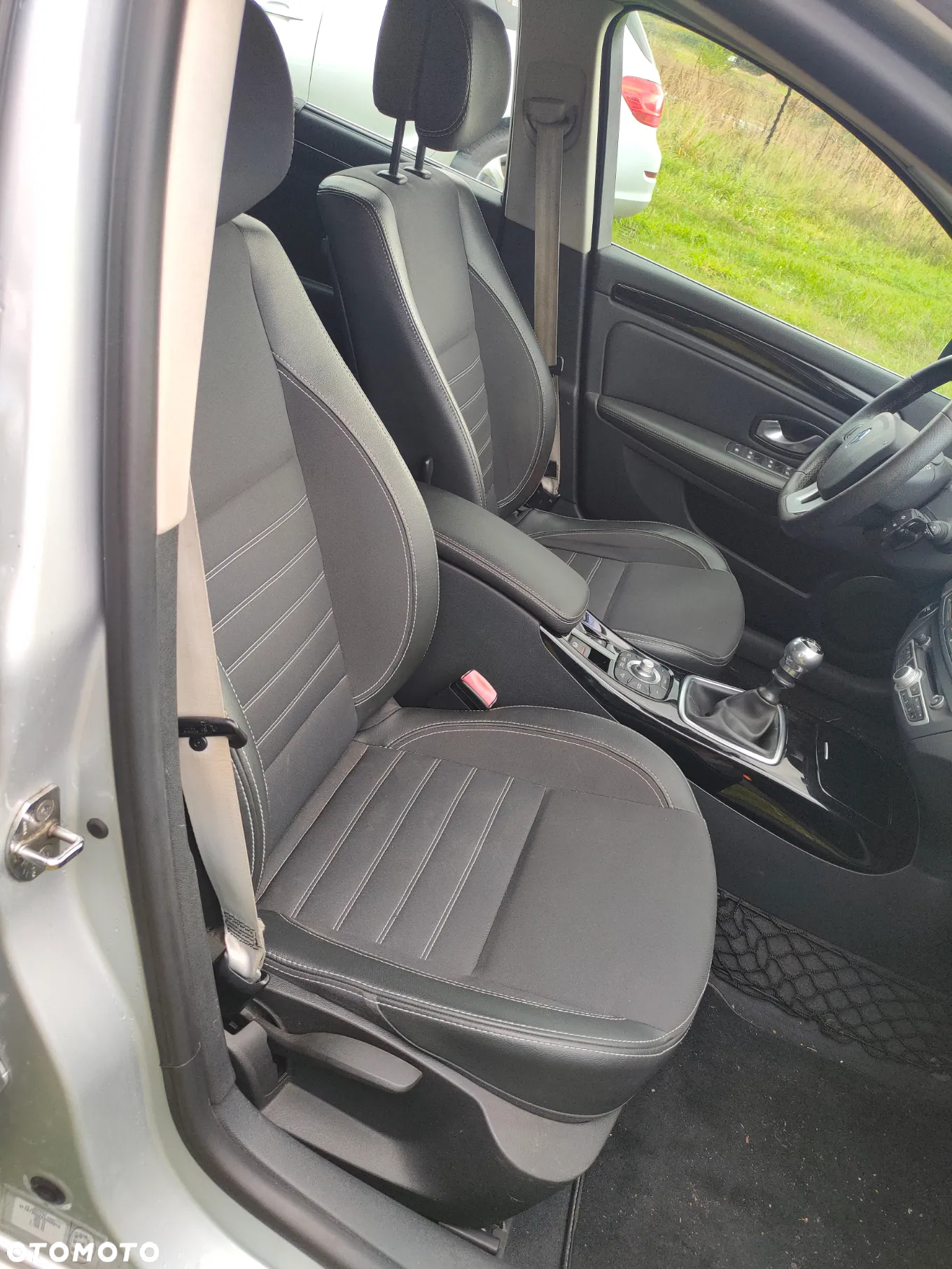 Renault Laguna 2.0 dCi Black Edition - 12