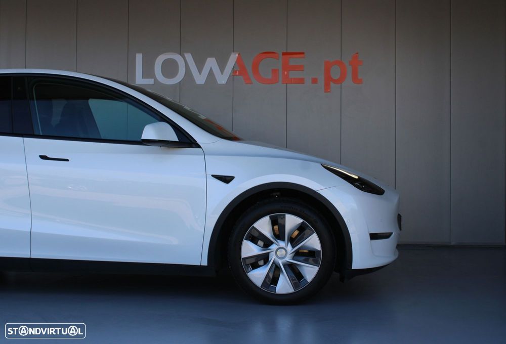 Tesla Model Y Long Range Dual Motor AWD - 5