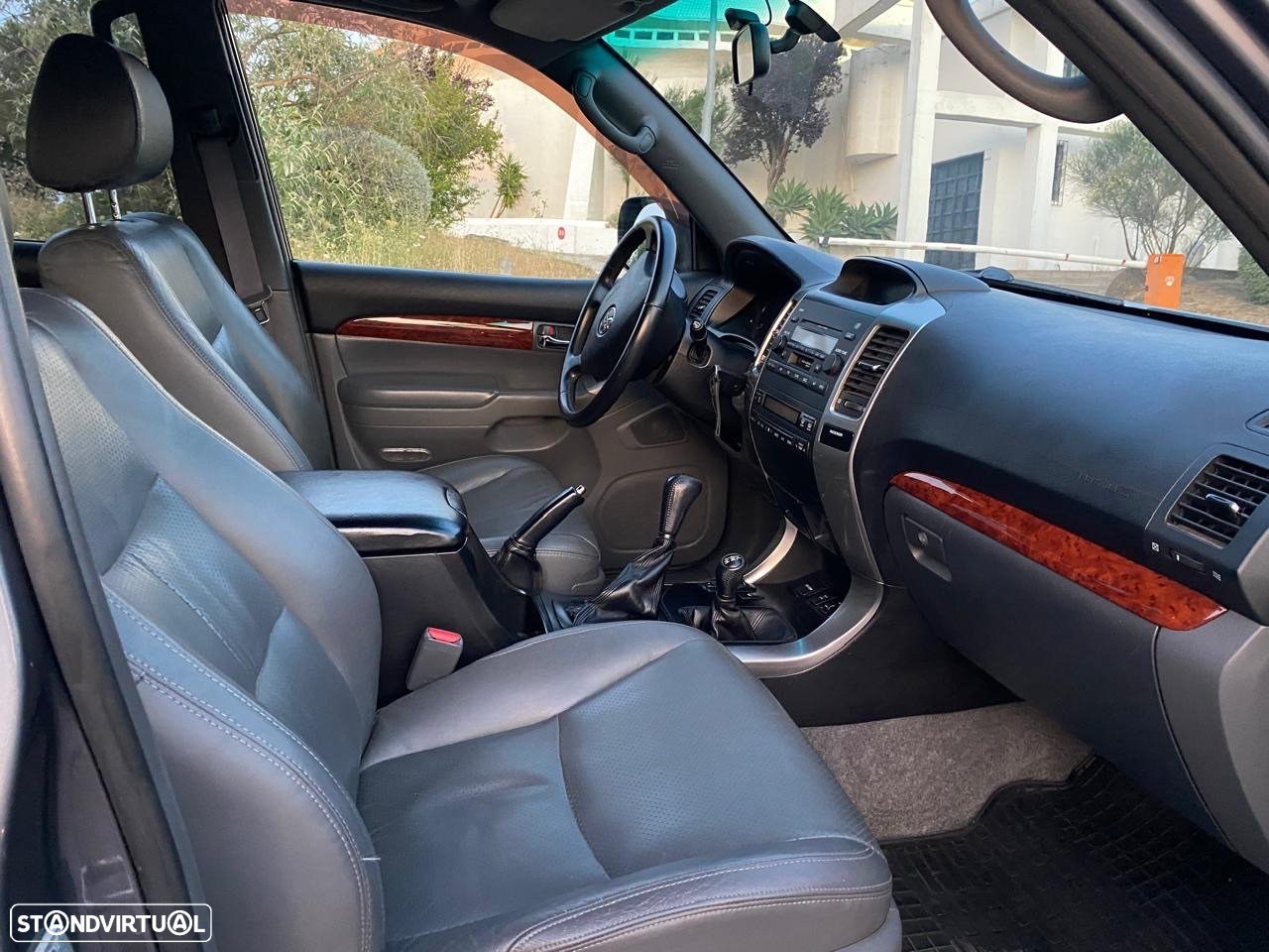 Toyota Land Cruiser Prado - 27
