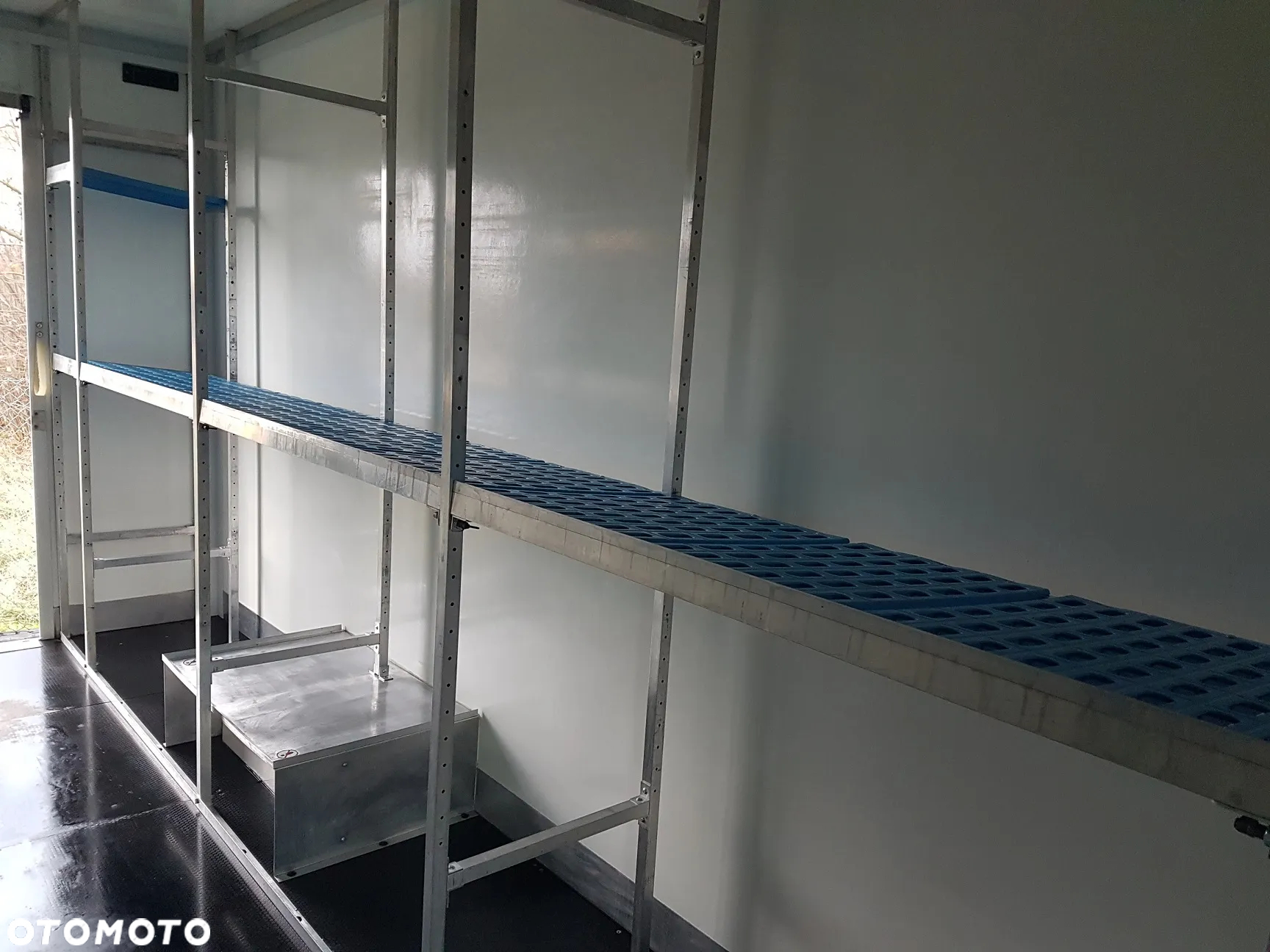 Iveco DAILY KONTENER NISKOPODŁOGOWY 4,43x2,23x2,42 SKLEP KAMPER KONIOWÓZ BAR KLIMA - 33