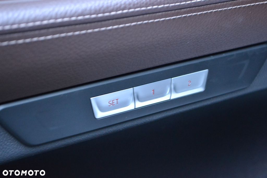 BMW Seria 7 - 16