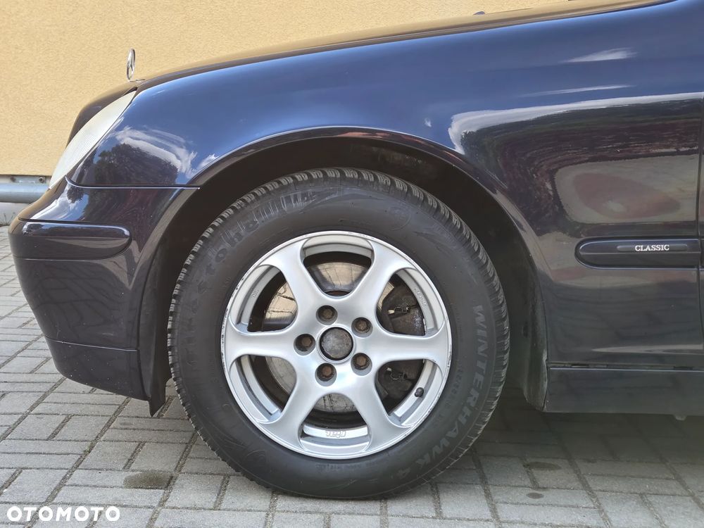 Mercedes-Benz Klasa C 200 CDI Classic - 39