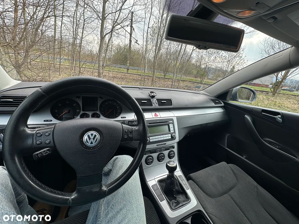 Volkswagen Passat - 17