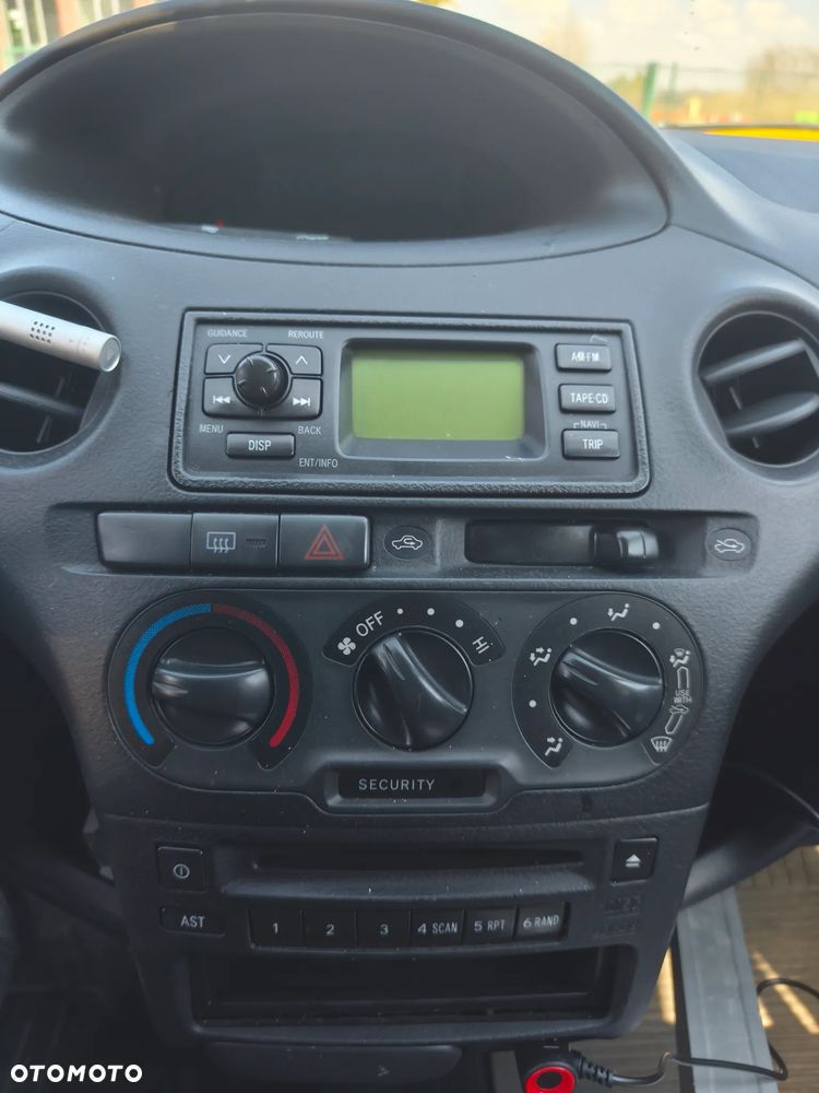Toyota Yaris 1.3 Luna - 2