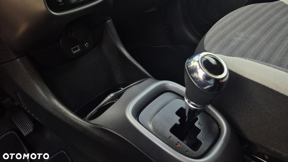 Toyota Aygo x.shift x-play connect - 34