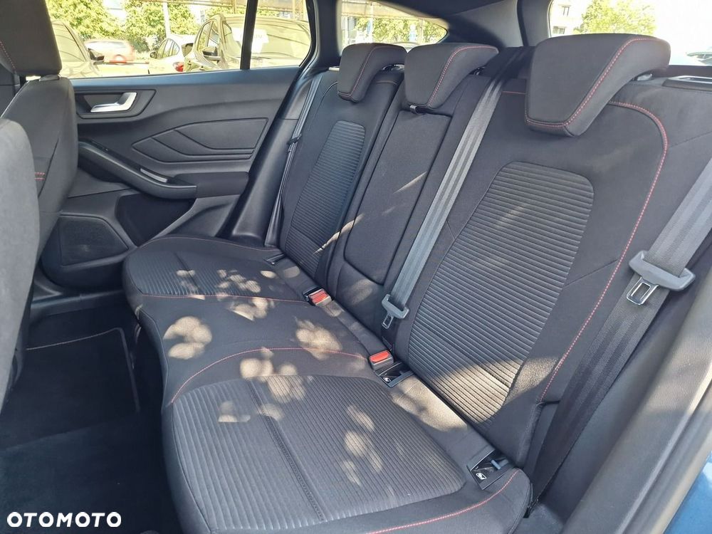Ford Focus 1.0 EcoBoost Hybrid ST-LINE X - 14