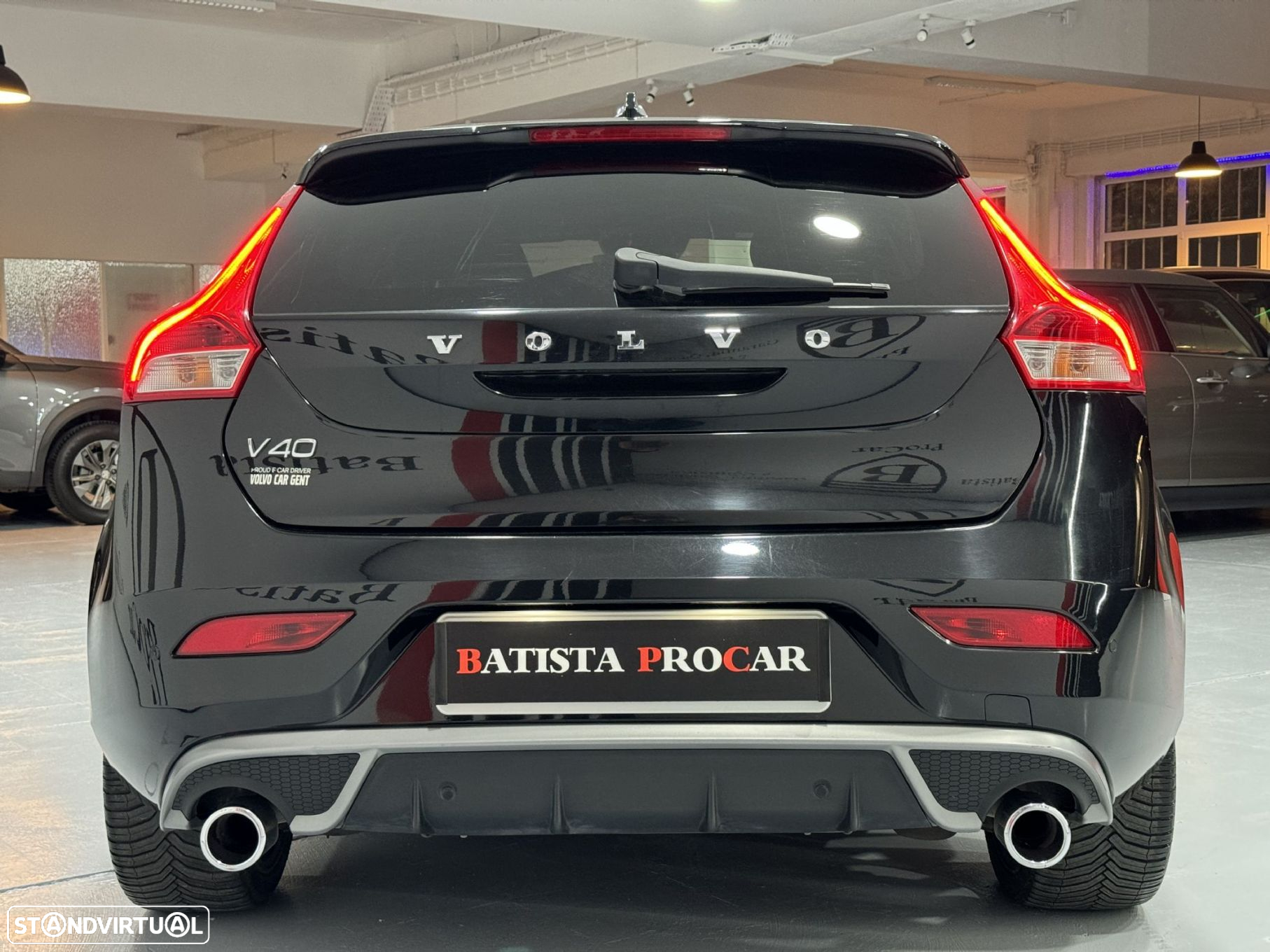 Volvo V40 2.0 D2 R-Design - 16