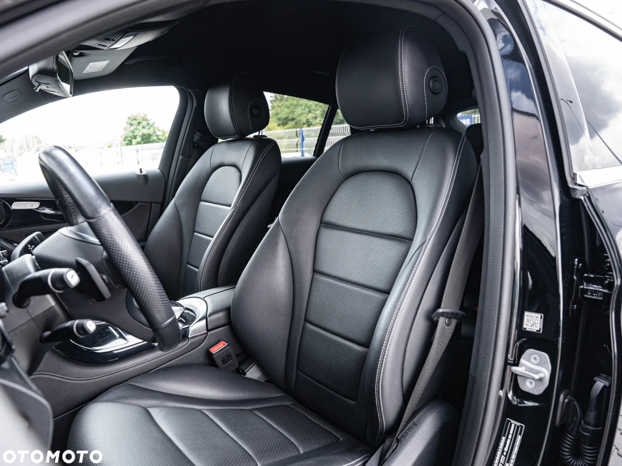 Mercedes-Benz GLC 300 Coupe 4Matic 9G-TRONIC Exclusive - 24