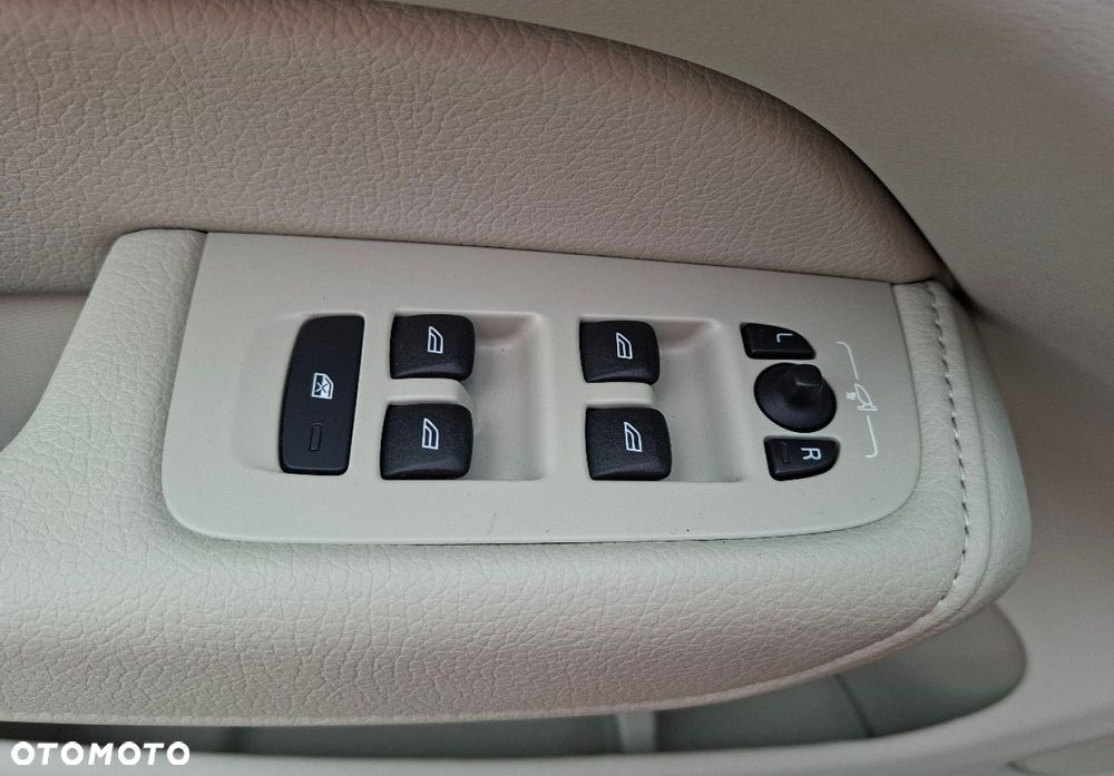 Volvo XC 60 - 25
