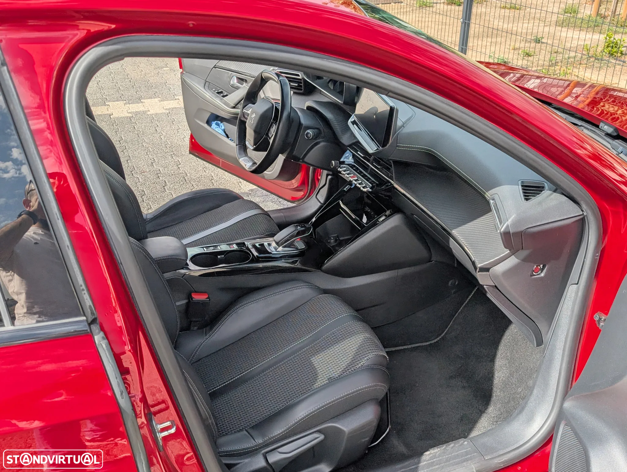 Peugeot 208 - 22