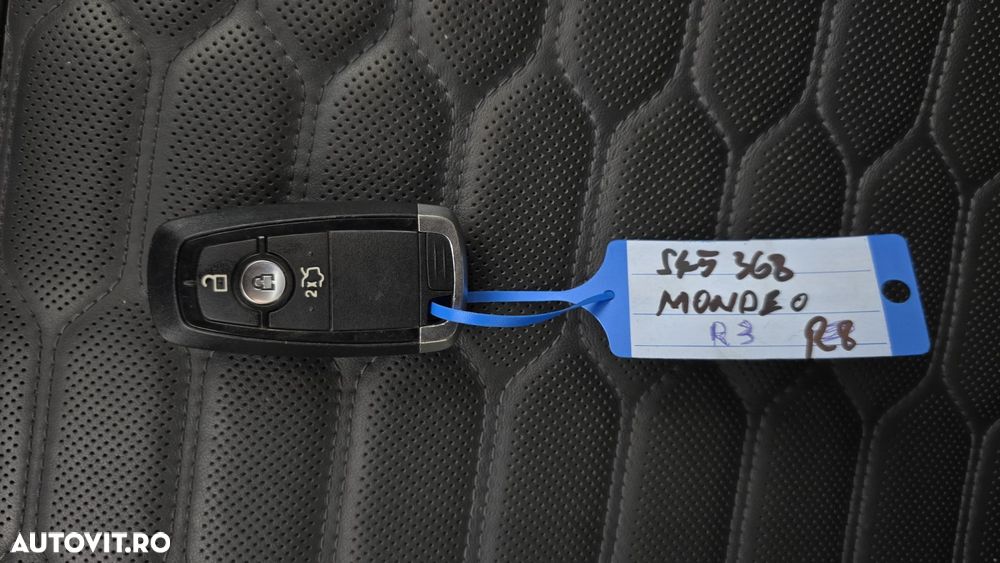 Ford Mondeo 2.0 HEV Vignale - 21