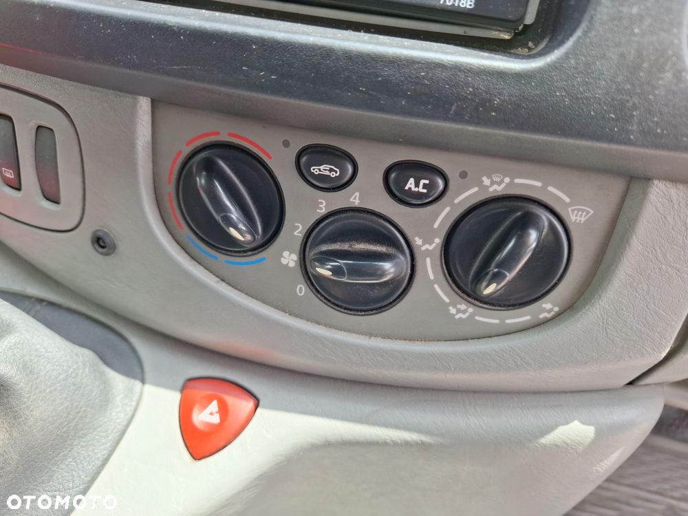 Renault Trafic - 8
