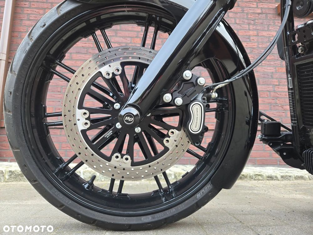 Harley-Davidson Softail Breakout - 9