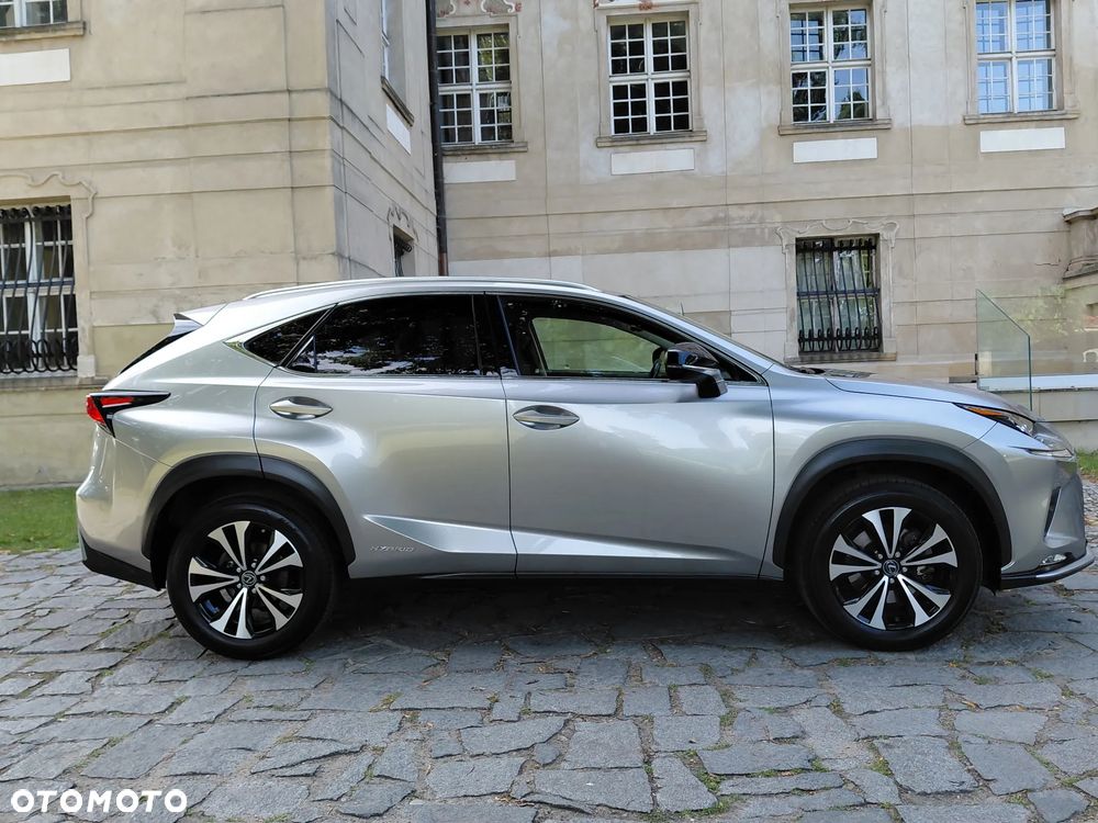 Lexus NX 300h Prestige AWD - 32